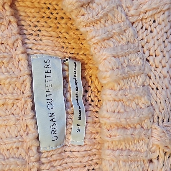 Urban Outfitters Glamorous Cropped cable knit sweater - Picture 3 of 7